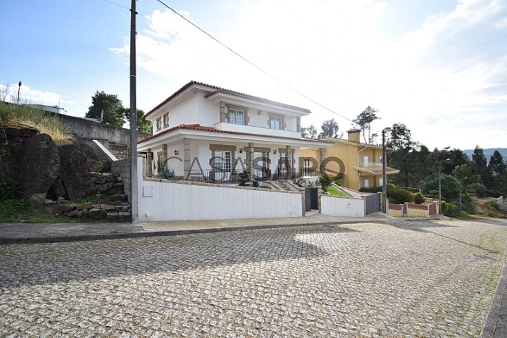 Moradia T3 Duplex para comprar em Penafiel