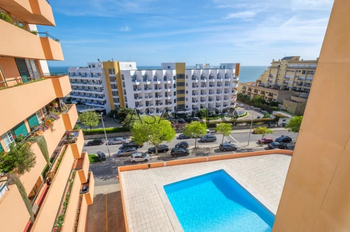 Apartamento T2 no Bairro do Rosário num condomínio com piscina_vista