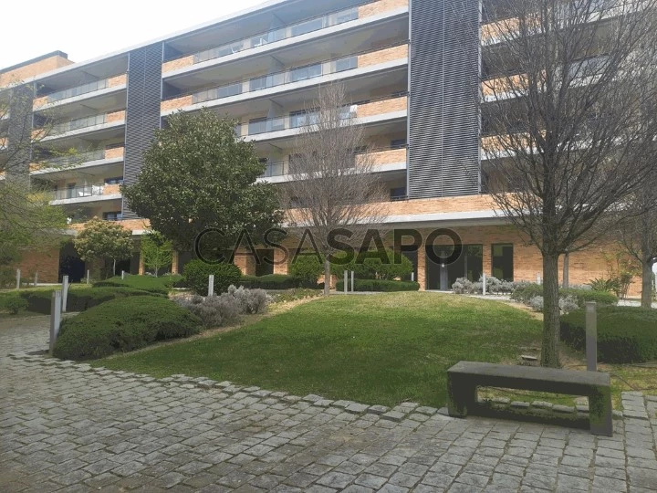 Apartamento T3 sem móveis para arrendamento no Parque das Nações, Lisboa