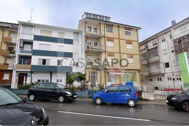 Apartamento T2 Triplex para comprar em Bragança