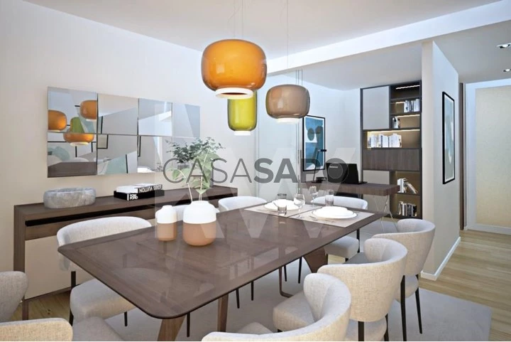 Apartamento T1 Triplex para comprar em Maia