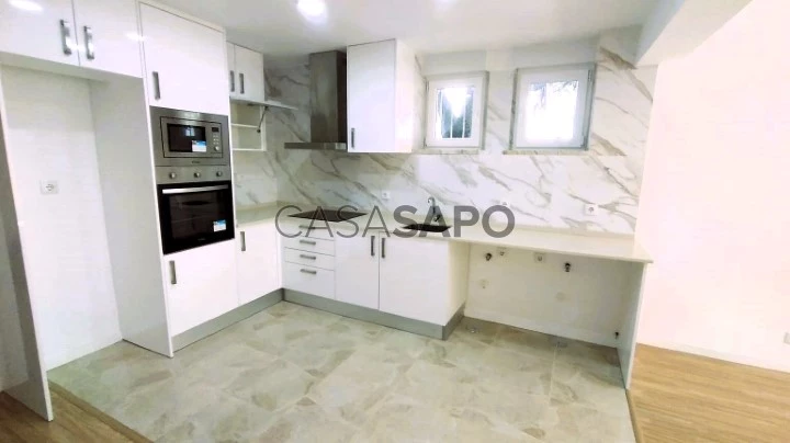 Apartamento T1+1 para comprar em Sintra