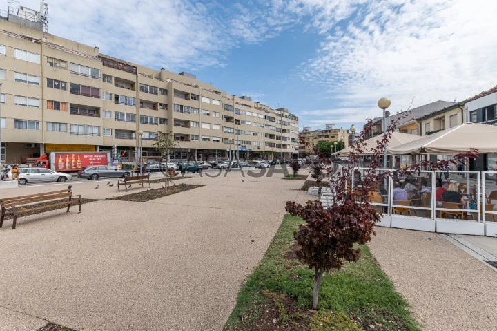 Comércio Rés-do-Chão para comprar / alugar em Matosinhos