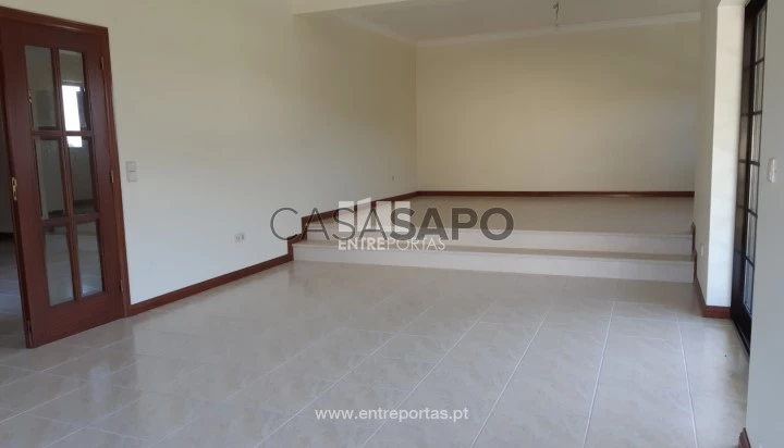 Moradia T4 Triplex para comprar em Vila Nova de Cerveira