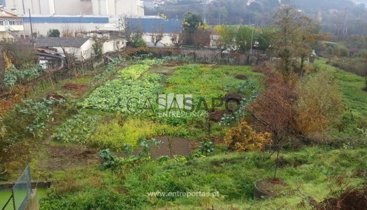 Terreno T1 para comprar em Marco de Canaveses