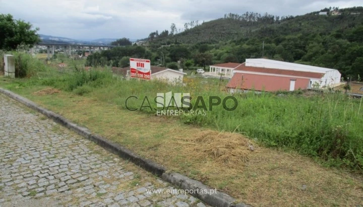 Terreno T1 para comprar na Lousada