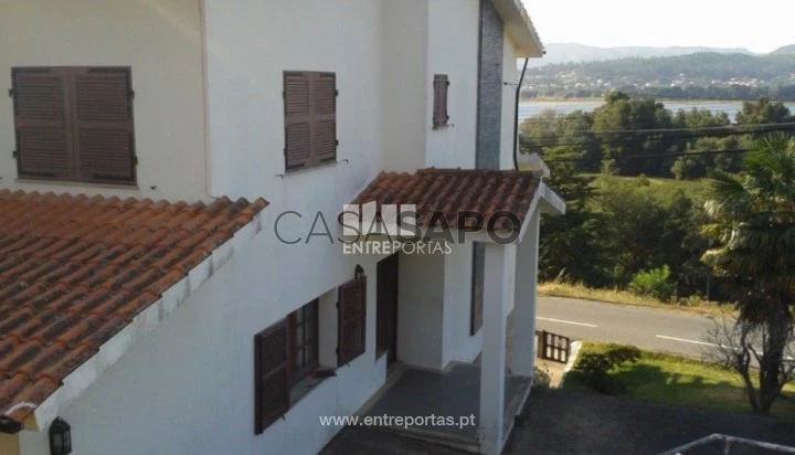 Moradia T4 Triplex para comprar em Caminha