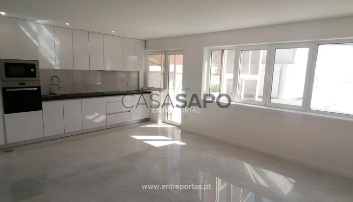 Apartamento T2 Triplex para comprar em Vila do Conde