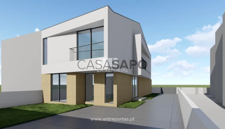 Moradia T4 Duplex para comprar em Póvoa de Varzim