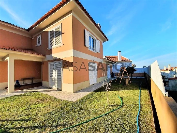 Moradia T4 para comprar em Sesimbra