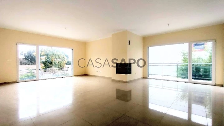 Moradia T5 Triplex para comprar em Torres Vedras