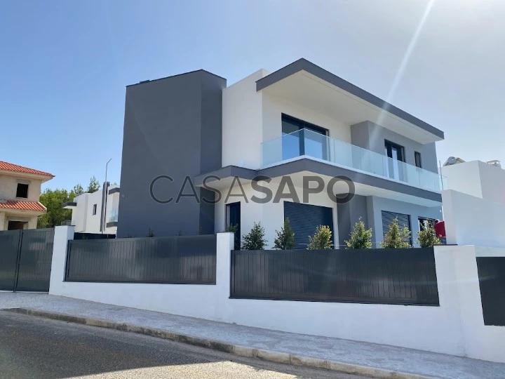 Moradia T4 Duplex para comprar em Cascais