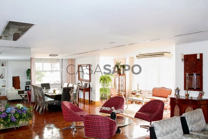 Apartment for sale near the beach in Copacabana