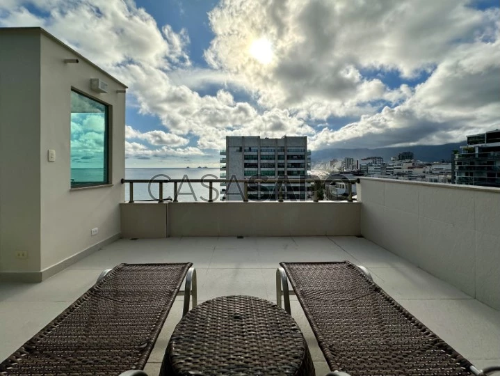 Cobertura triplex com Vista Panorâmico na quadra da praia de Ipanema