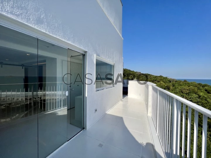 Penthouse with sea view for sale in São Conrado