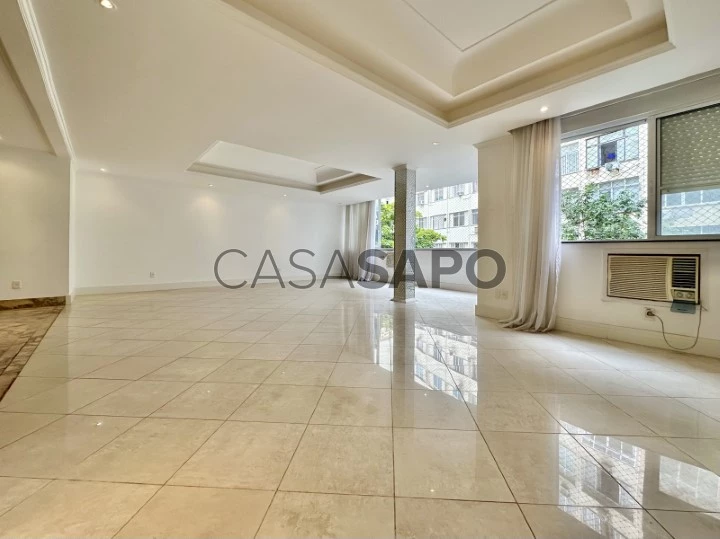 Amplo apartamento duplex com 5 quartos à venda em Copacabana