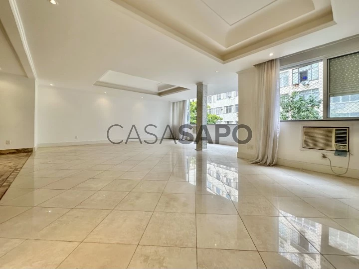 Large duplex apartment with 5 bedrooms for sale in Copacabana