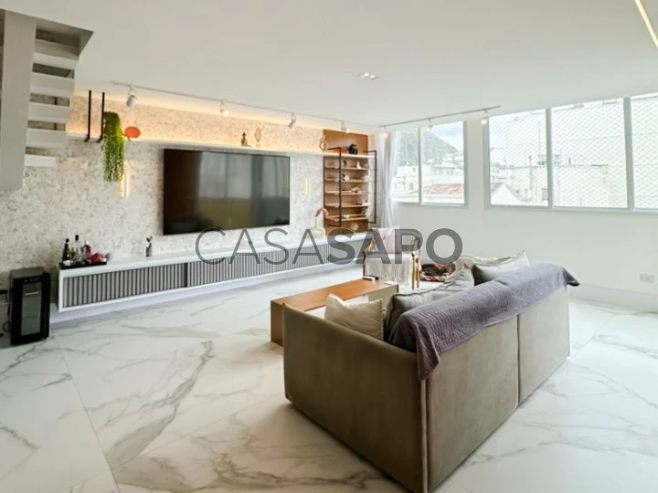 Fully renovated duplex penthouse for sale in Copacabana