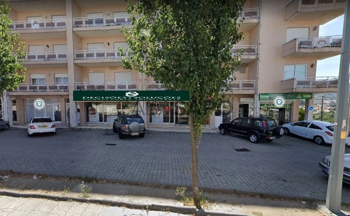 Loja para comprar em Vila Nova de Famalicão