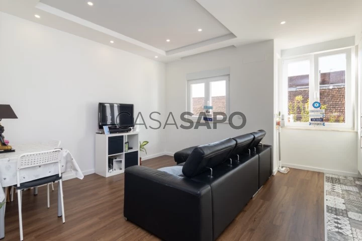 Apartamento T1 Triplex para comprar na Moita