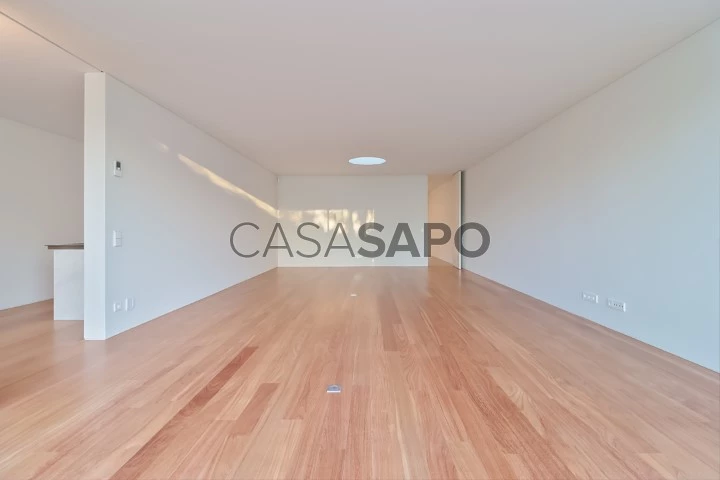 Apartamento T4 para comprar / alugar no Porto