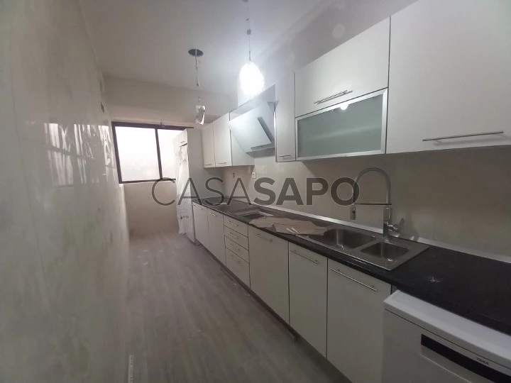 Apartamento T3 para comprar em Almada