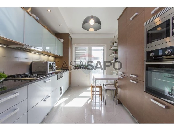 Apartamento T4 para comprar / alugar em Lisboa
