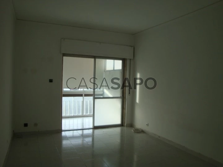 Apartamento T1 para comprar / alugar em Oeiras