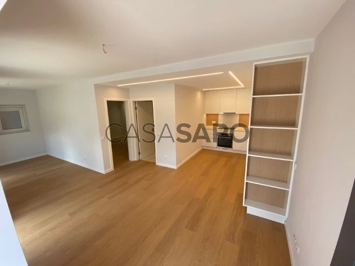 Apartamento T1+1 para comprar em Almada