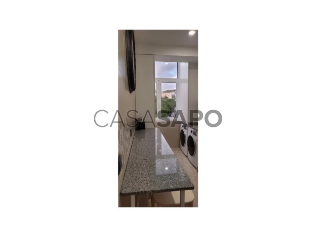 Quarto T3 para alugar na Amadora