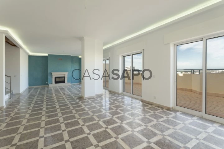 Apartamento T4+1 Duplex para comprar em Faro